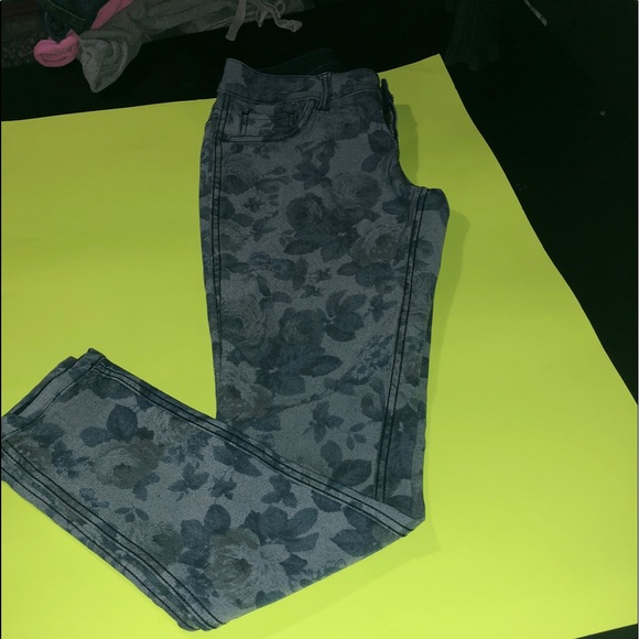 Flip Side Ladies Skinny Jeans - Picture 1 of 3